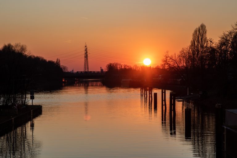 Der Rhein-Herne-Kanal steht für die Vielseitigkeit der Stadt für Arbeitnehmer und Arbeitgeber.