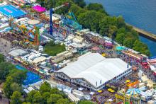 Luftbild, Cranger Kirmes in Herne-Crange, gut 50 Fahrgeschäfte laden auf das größte Volksfest in NRW ein, Unser Fritz, Herne, Ruhrgebiet, Nordrhein-Westfalen, Deutschland