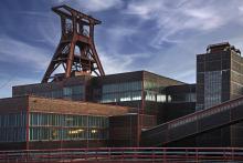 Förderturm, Produktionsanlage Zeche Zollverein, Unesco-Welterbe, Essen, Ruhrgebiet, Nordrhein-Westfalen, Deutschland, Europa Copyright: imageBROKER/HarryxLaub ibxhal07220965.jpg