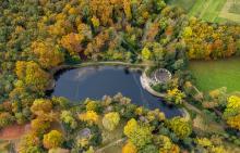 Luftbild, Ehrenmal Wittringen im herbstlichen Wittringer Wald in Gladbeck, Ruhrgebiet, Nordrhein-Westfalen, Deutschland